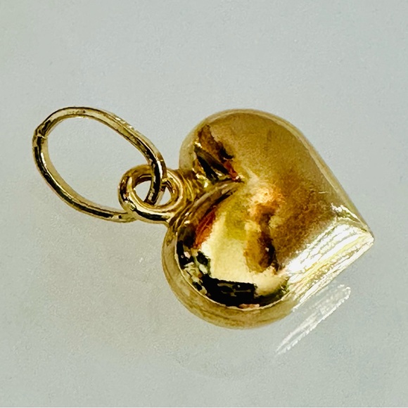 Heart Pendant. 💛 Real 18(18k) Karat Solid Gold Jewelry - Picture 4 of 11